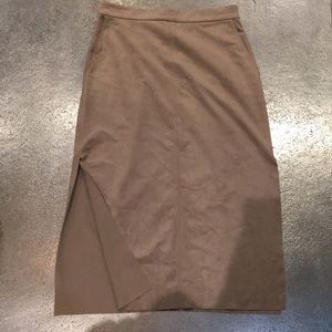 Aritzia Wilfred used vegan swayed slit skirt.